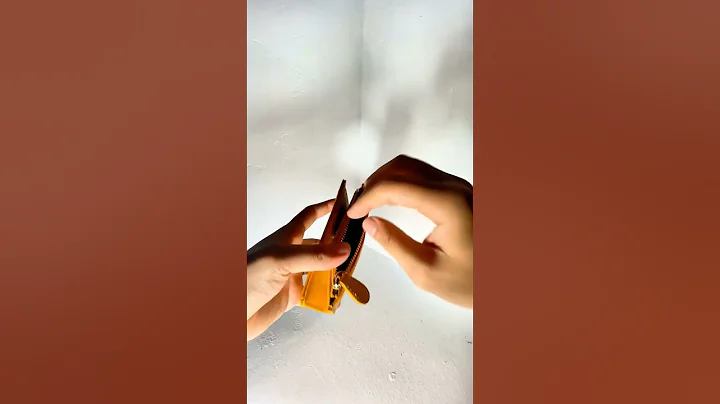 SeaGloca: Exquisite Sheepskin Multi-Card Wallet No 806 vs Stone Pu Cross Border Wallet No 657