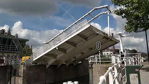 Lage Erfbrug (Bascule bridge over the Delfshavense Schie in Rotterdam)