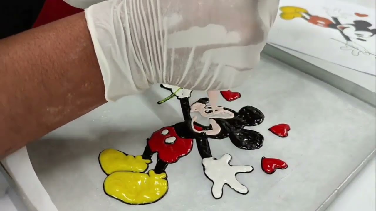 MICKEY MOUSE SWISS ROLL SPONGE   MICKEY MOUSE CAKE SPONGE   MICKEY MOUSE HAND DRAWING CAKE