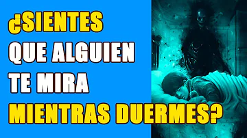 ¿Qué significa sentir que alguien te toca mientras duermes?