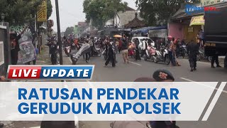 Ratusan Rekan Seperguruan Geruduk Mapolsek Babat Lamongan Pasca-Insiden Pengeroyokan dan Pembacokan