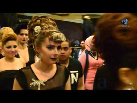 شوف المودلز وهما داخلين القاعة تصفيق حاد جدا