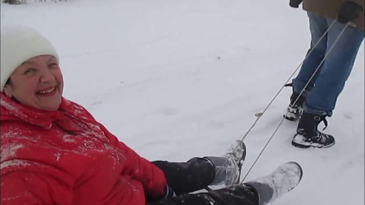 Мамочка саночках видео. Саша саночки блоггер. Фото мы с миленьким на саночках.