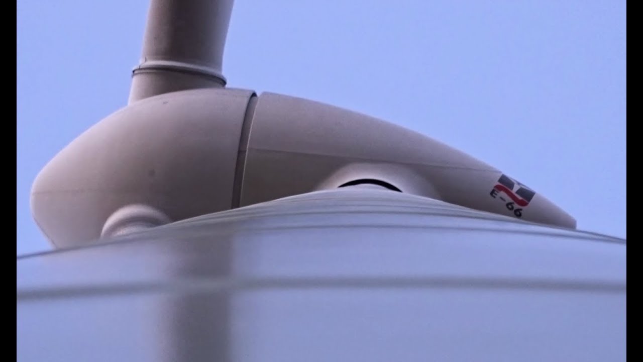 Vestas V90 vs Enercon E66 wind turbines, tower vibrations in strong