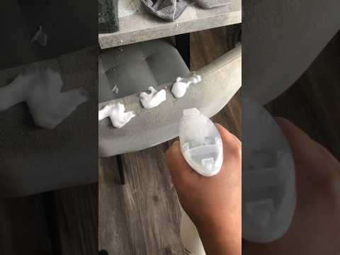 Чем почистить мягкую мебель и ковер