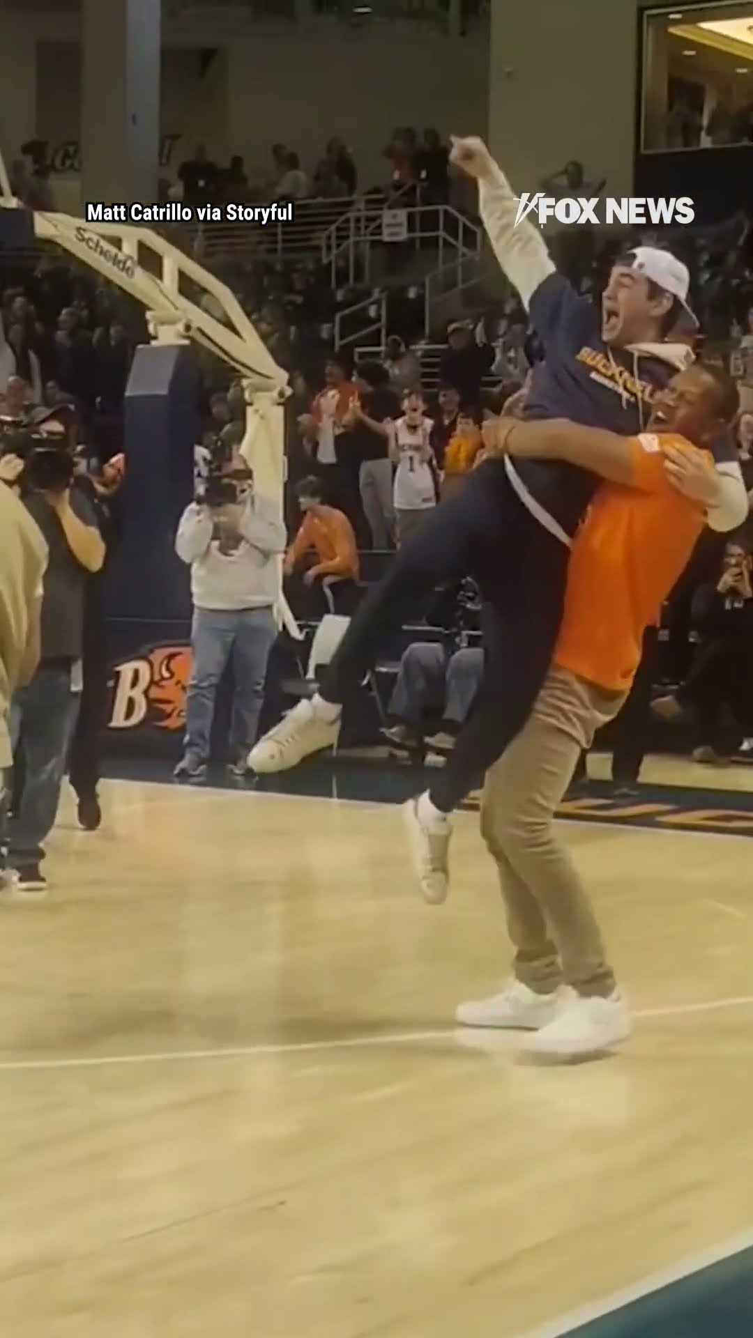 MLB legend Alex Rodriguez wins $10k for college student with half-court shot