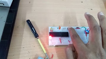 Switch interface with 8051