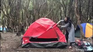 story wa pendaki cantik berdua membongkar tenda