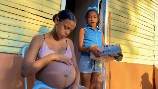 Darianny Sale A Vender Chucherías Para Ayudar A Su Hermana Que Esta Embarazada 🤰@dariannyflow