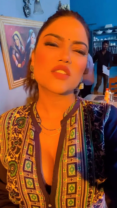 Kiske pas hai 😛 🦁🦁🦁🦁🦁 - Ruks Khandagale | Web Series Actress