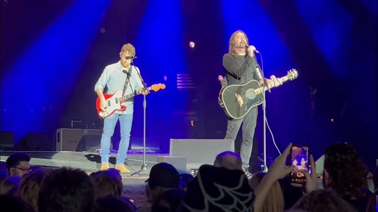 Foo Fighters Statues [HBF Park, Perth 29/11/2023] YouTube