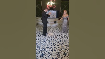 Thumbnail of Baile el Novio y la Madre