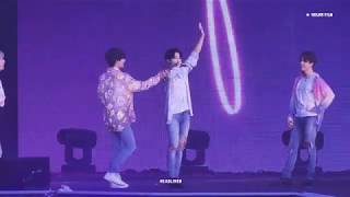 190608 SPEAK YOURSELF PARIS - JK sings  aux Champs-Elysees / BTS JUNGKOOK FOCUS FANCAM 방탄소년단 정국 직캠