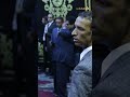 ظهر متأثرا بشدة محمد منير في عزاء الكاتب محمود بكري