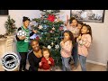 FAMILY OF 8 DECORATE THEIR CHRISTMAS TREE!!!