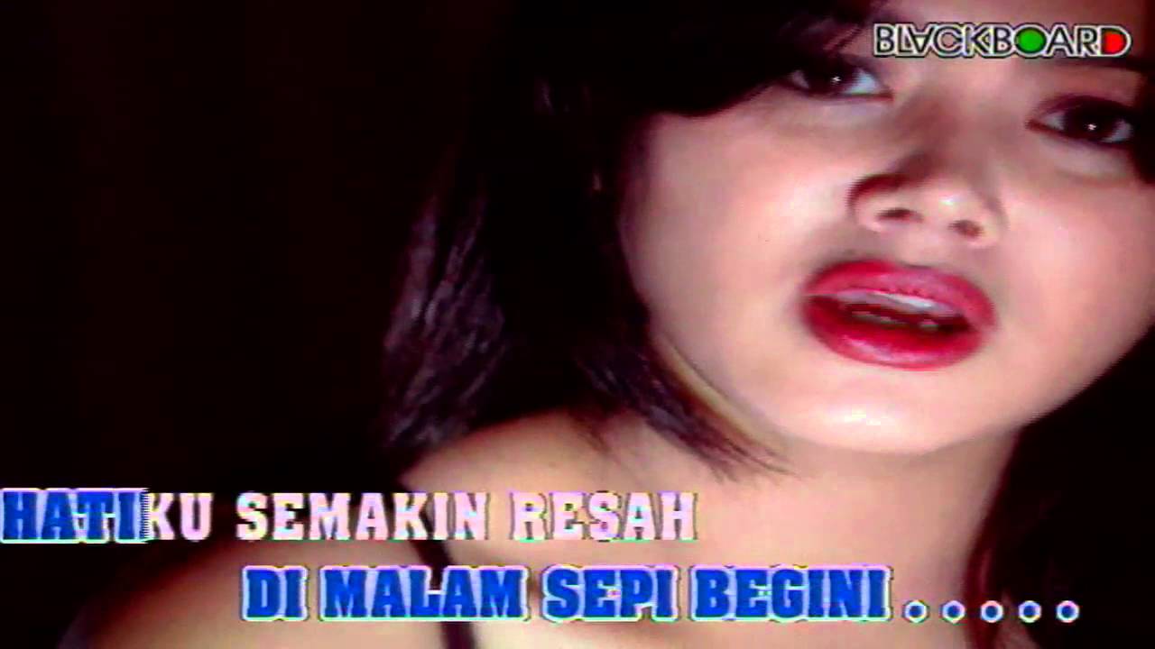 AKU TETAP TERSENYUM - WULAN