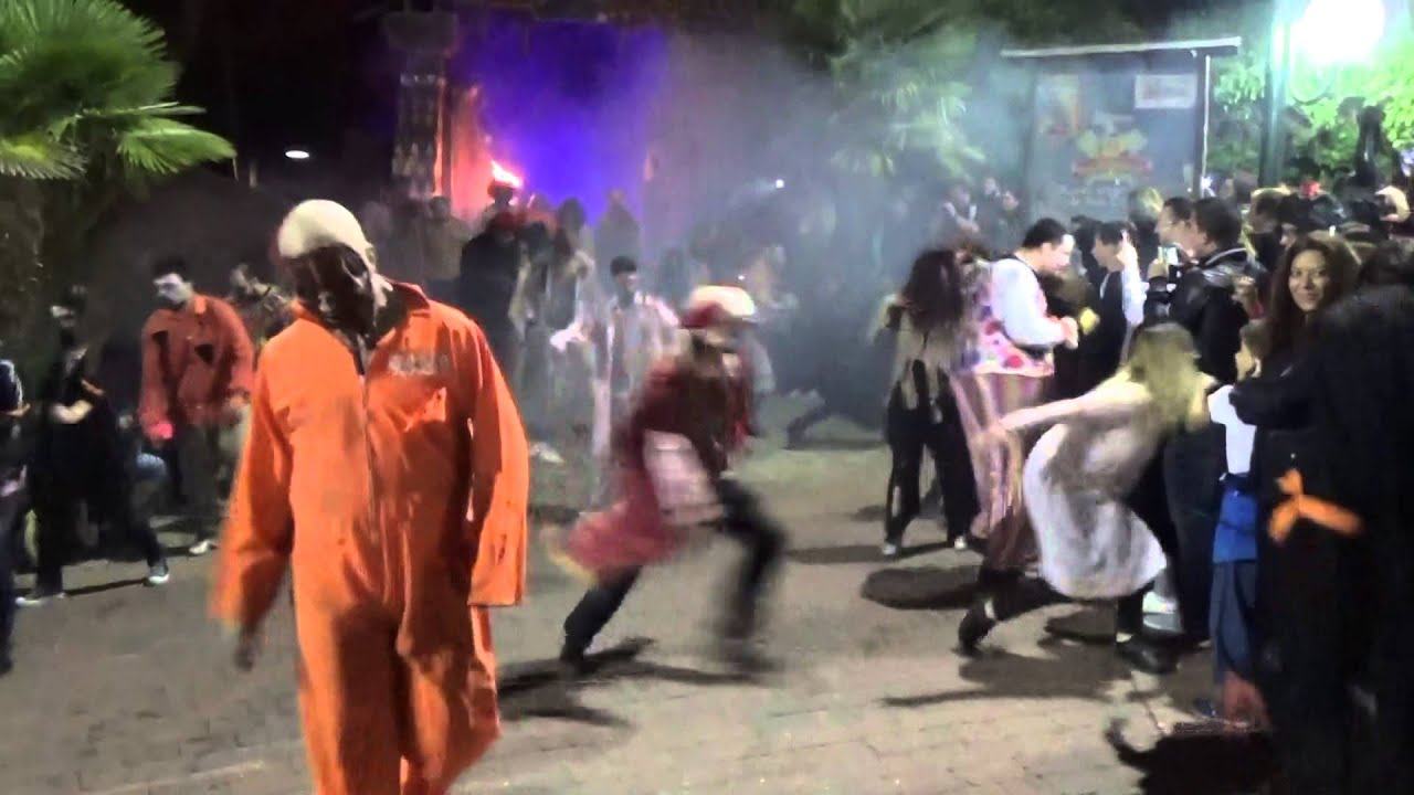 Parada Zombie - Parque atracciones Madrid 2014