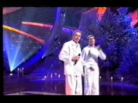 Paul Sutton as Ronan Keating on ITV's "Stars in Their Eyes", Christmas Special 2000