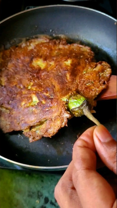 Egg Brinjal Omelette 🥚🍆🍳 Eggplant Egg Omelette #eggrecipe #eggplant #omelette #streetfood #fried