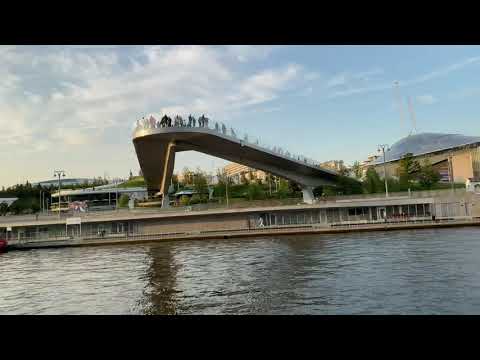 Moscow | river cruise on the Moskva river | boat excursion between the Kremlin and the Golden Island