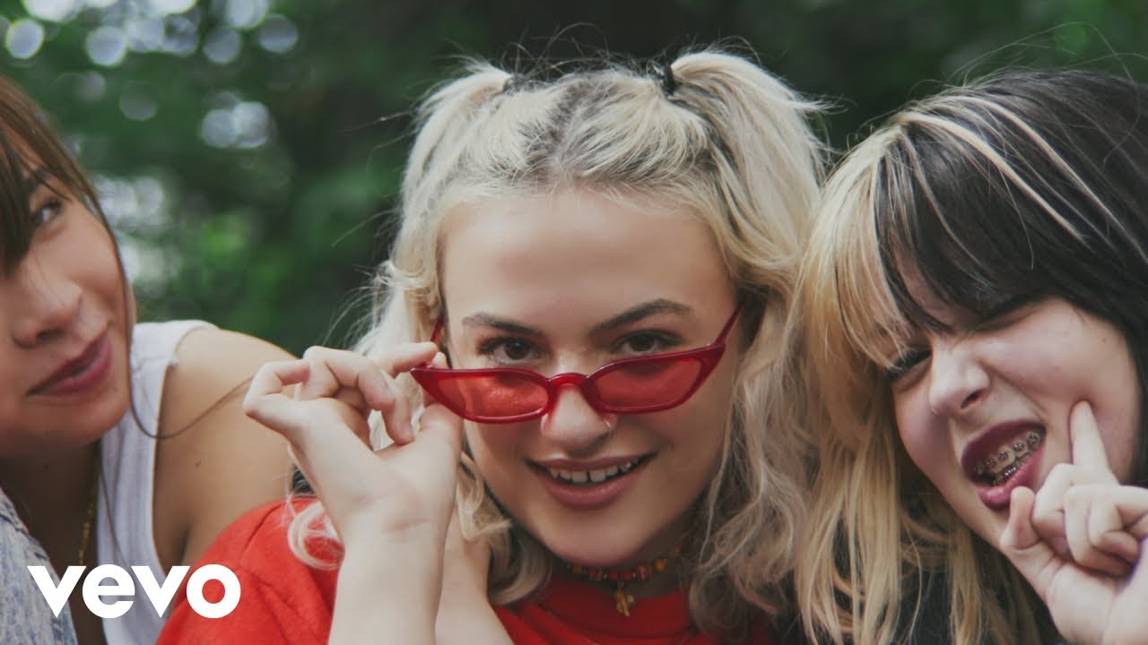 Mira Chloe Lilac - Summer (Official Video) en YouTube Mira Chloe Lilac - Summer (Official Video) en YouTube