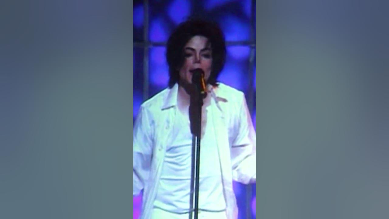 Michael Jackson singing Never Can Say Goodbye in 2001