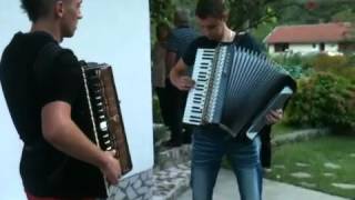 Video thumbnail of "Uzicko kolo - Roby Drinovac i Mado (Dell)"