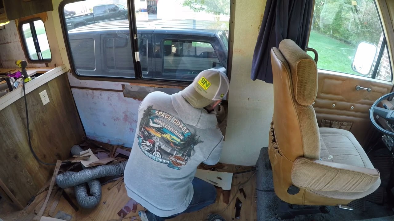 Retro 1985 Fleetwood Southwind remodeling and updating - YouTube