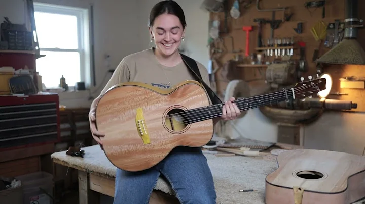 The first song Joyce played on my @Showalter Guitars
