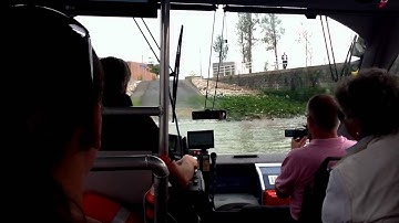 Van water naar het droge met de Amfibiebus!