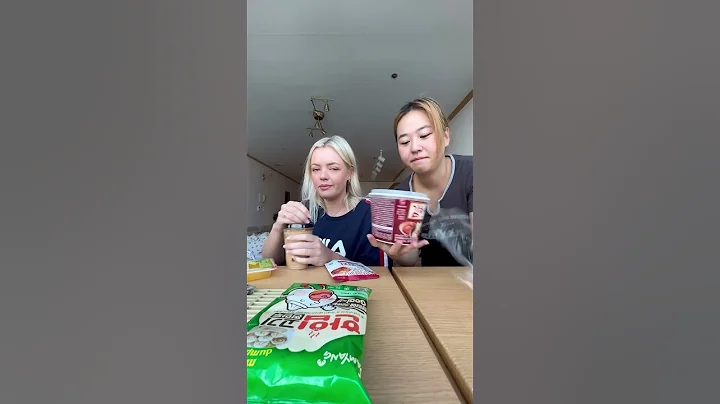 Jetlagged breakfast #foodblogger #koreanfood #conveniencestore #koreanconveniencestore