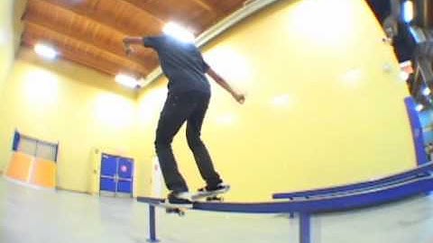 Trickapedia - Skye Spence - Boardslide Bigspin