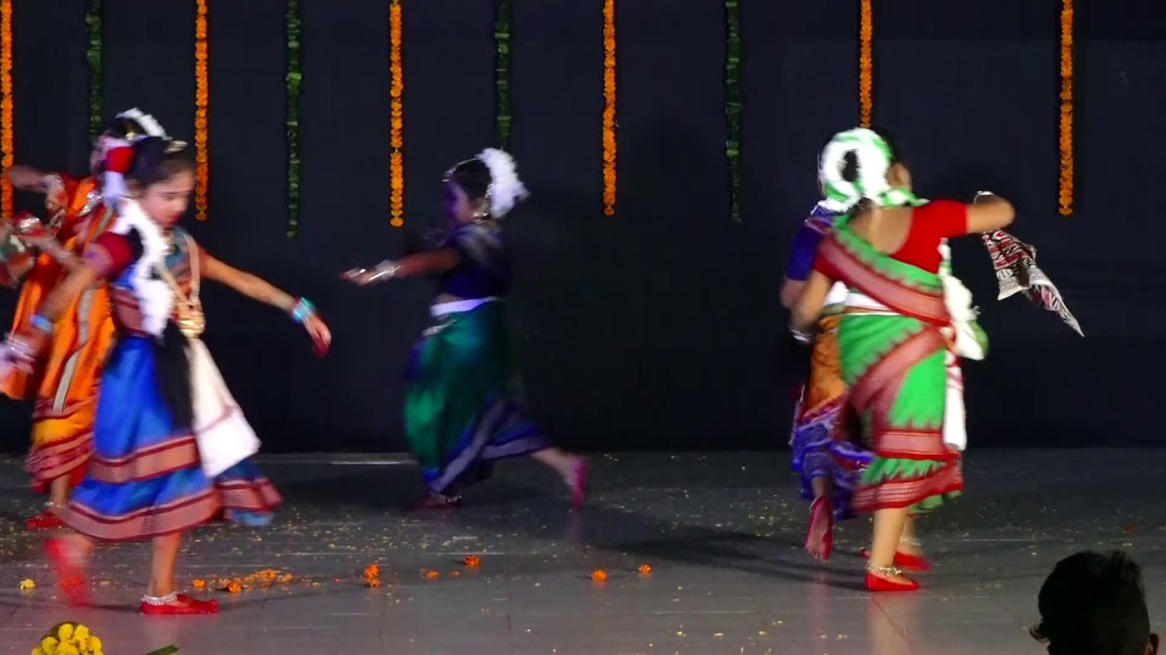Kindri kindri Nachuchi maa pindhi paenjhal Performance by Lingaraj kala Niketan students