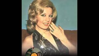 Emel Sayın Gitme Sana Muhtacım Resimi