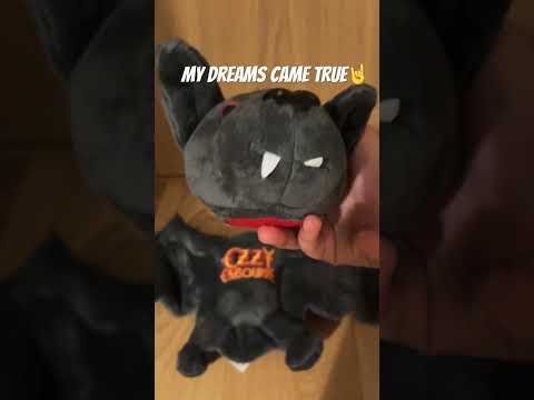 I finally got the Ozzy Osbourne bat plush🥹🥹🥹