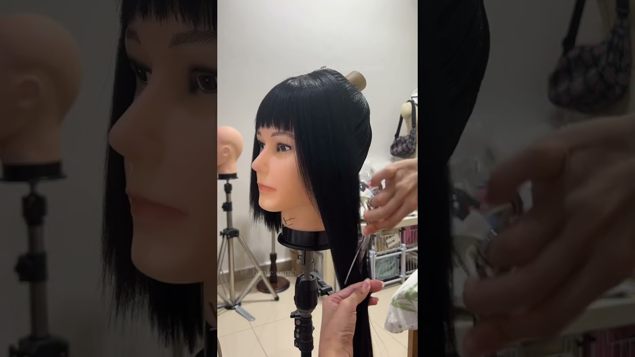 slowly adding these chains on #shadowhearts hair~ #baldursgate3  #cosplay #wigs #cosplaycostume