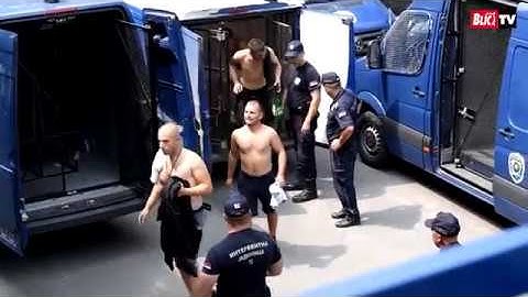 EKSKUZIVNI VIDEO SNIMAK Pogledajte kako policija sprovodi HULIGANE TORCIDE