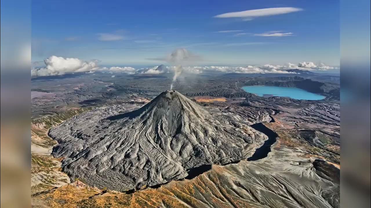 Вулкан Карымский, Камчатка. Вулканы Камчатки Карымский вулкан. Карымская сопка вулкан. Вулканы Камчатки Карымская сопка.