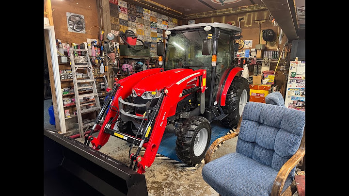 Massey Ferguson 2850M 4WD Tractor Review