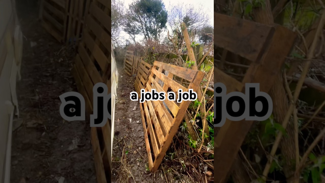 a make do and mend job.the fence is rotten. trying to get shetlands in.not my style of work but...