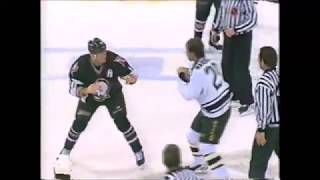 Brad May breaks shoulder in middle of fight