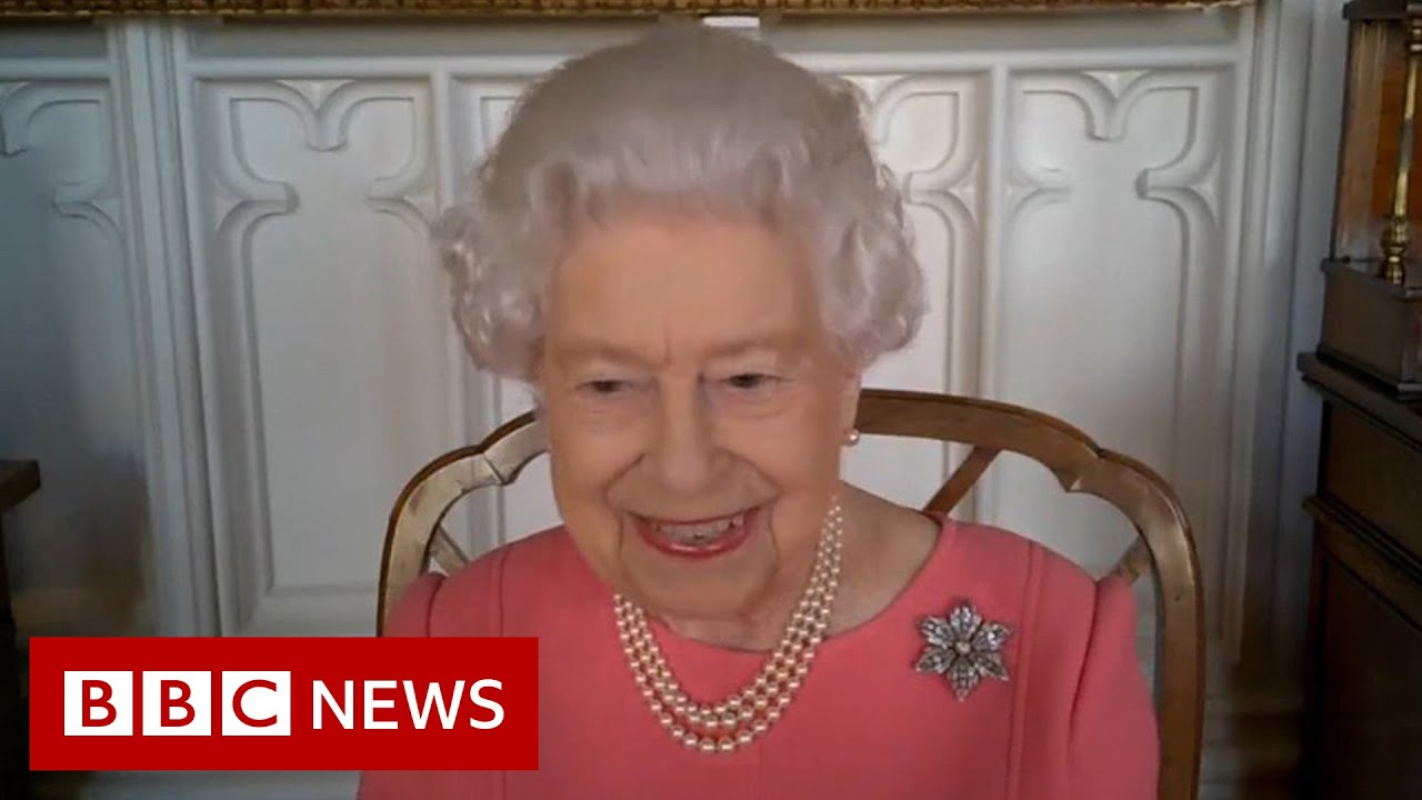 Queen says Covid vaccine ‘didn’t hurt at all’ – BBC News