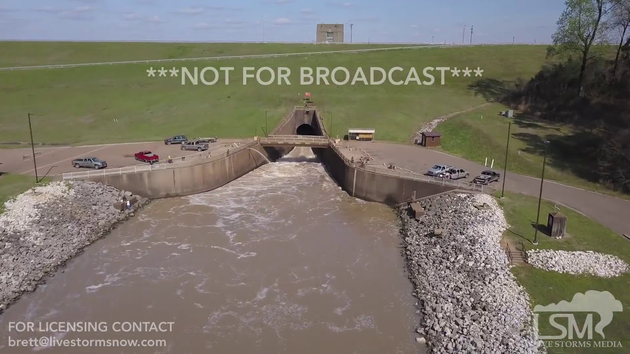 03-30-2018 Grenada, MS Grenada Lake spillway release with people fishing  and drone footage 