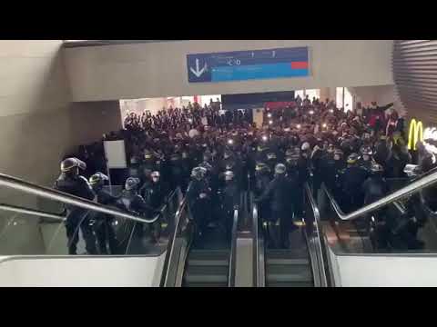 Undocumented immigrants protesting at Charles de Gaulle Airport