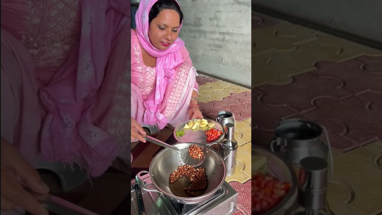 Rainy Day Ki Khushi Mein #sabudana #food #cooking #villagevlog #familyvlog #villagelifestyle