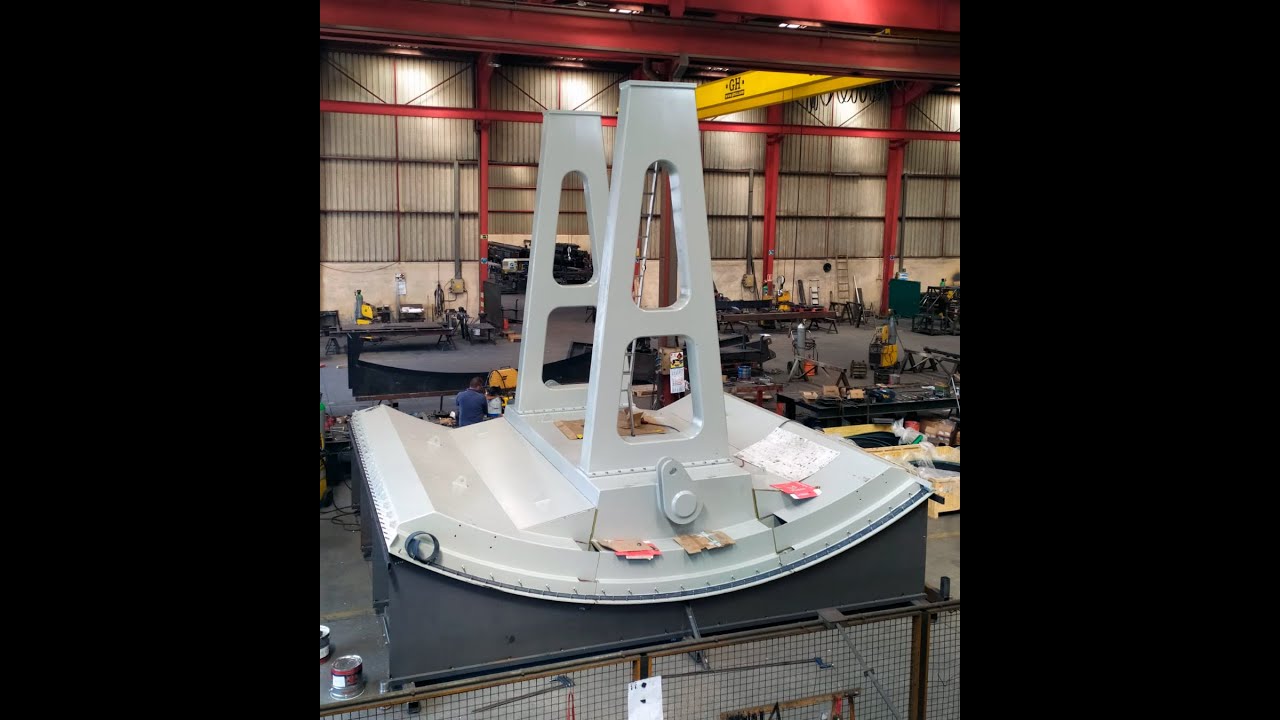 Compuerta taintor: Presa de Capillucas