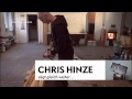 Capture de la vidéo Chris Hinze Sägt Barbie | Kopf Der Woche Zdf.kultur | Sandow 2011 Kettensäge