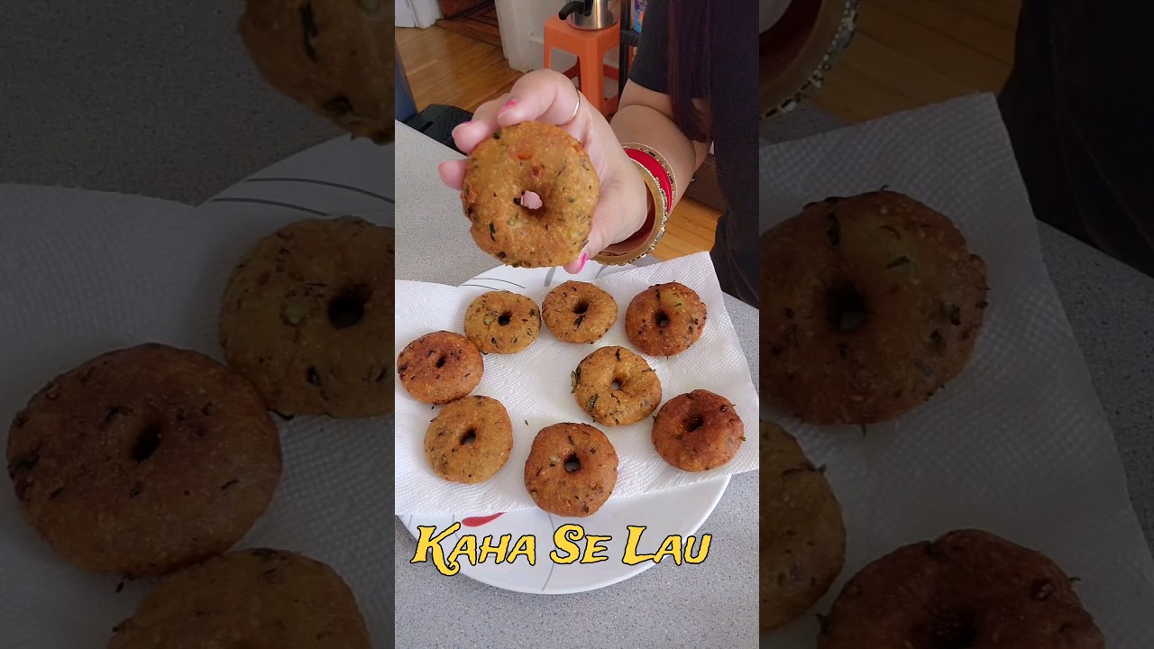 India Mai Sirf Chhole Bhature hi Khate Hai 😋( Medhu Vada Recipe ) #shorts #viral #trending #america
