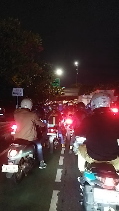 wow gerak nya perlahan #nostalgia #lagu #2025 #macet #isengiseng #motovlog #automobile