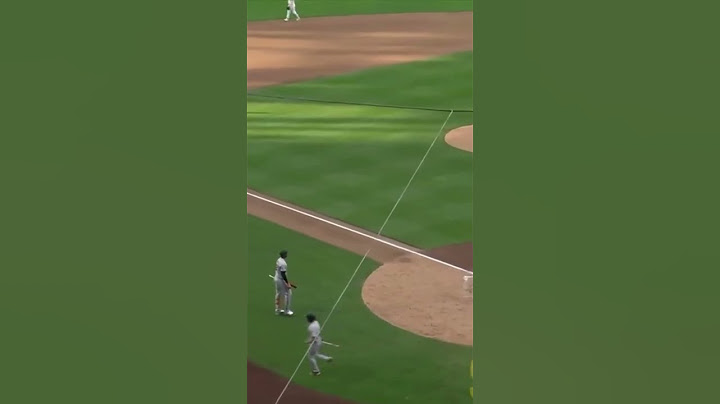 Jung Hoo Lee hits his first MLB home run with his father in the stadium #mlb #baseball #homerun